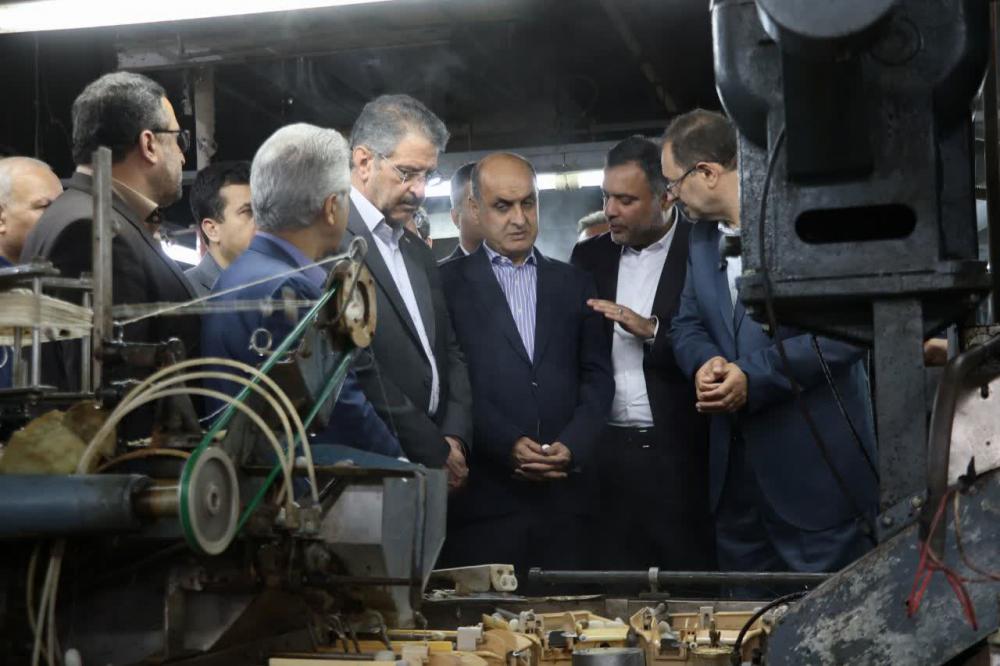بازدید استاندار گیلان از کارخانه صنایع ابریشم