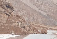 ریزش کوه در محور منجیل – رودبار؛ آوار وارد آزادراه نشد