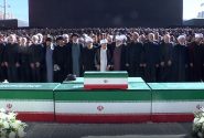 اقیانوس بی‌قرار در مصلای اشک؛ قیامتی که به قامتِ نماز ایستاد